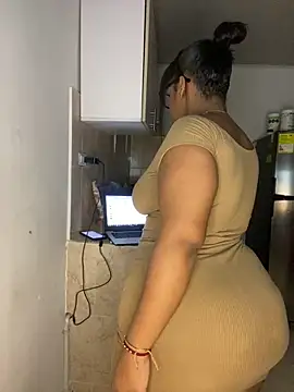 Snapshot of NataliaMillers chatting on May 22, 2026, 1:02 am NataliaMillers online show from May 22, 2026, 1:02 am