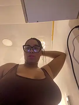 Snapshot of NataliaMillers chatting on June 19, 2026, 10:13 pm NataliaMillers online show from June 19, 2026, 10:13 pm