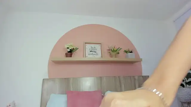 Snapshot of charlote_smit_ chatting on January 12, 2026, 7:19 pm charlote smit online show from January 12, 2026, 7:19 pm