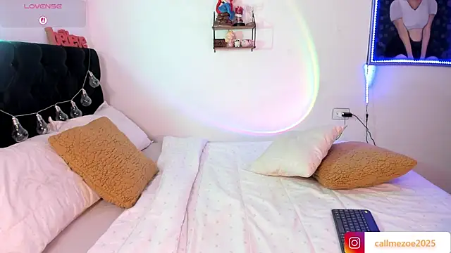 zoe siren online show from February 12, 2026, 12:27 am