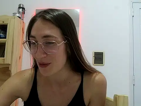 Snapshot of Noracherry chatting on February 24, 2026, 10:08 pm Noracherry online show from February 24, 2026, 10:08 pm