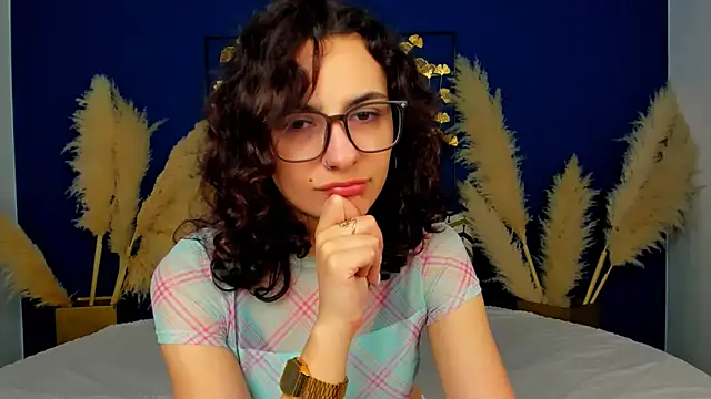 Snapshot of RIANA_SI chatting on March 28, 2026, 4:50 pm RIANA SI online show from March 28, 2026, 4:50 pm