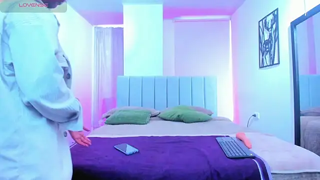 emily7  online show from February 11, 2026, 2:11 pm