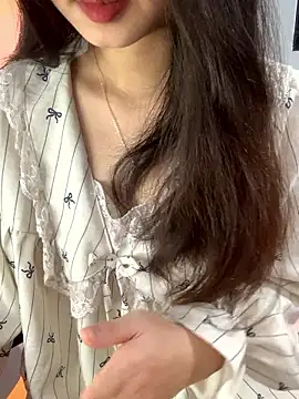 Snapshot of Jennybae23 chatting on January 10, 2026, 4:42 pm Jennybae23 online show from January 10, 2026, 4:42 pm