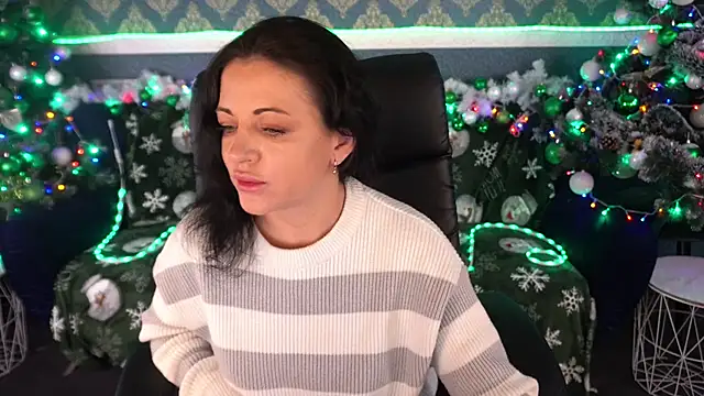 Dafni Monn online show from December 23, 2025, 6:33 am