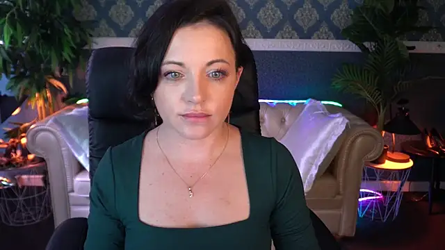 Snapshot of Dafni_Monn chatting on May 4, 2026, 1:18 pm Dafni Monn online show from May 4, 2026, 1:18 pm