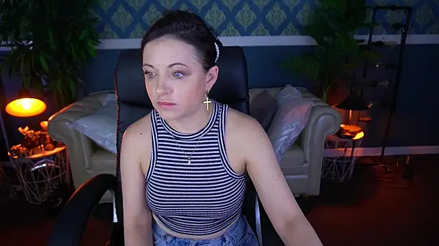 Snapshot of Dafni_Monn chatting on June 7, 2026, 5:44 am Dafni Monn online show from June 7, 2026, 5:44 am