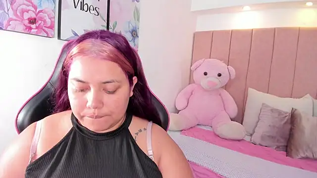 tatikanyx online show from February 17, 2026, 4:46 pm