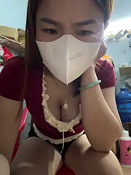 Snapshot of July-love chatting on February 10, 2026, 2:32 pm July-love online show from February 10, 2026, 2:32 pm