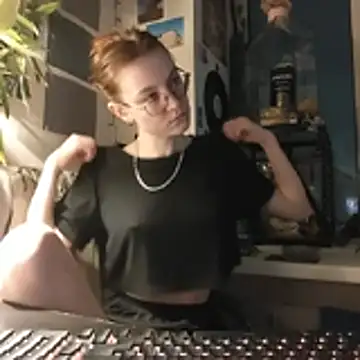 Snapshot of Shy_Bamby chatting on February 25, 2026, 7:45 pm Shy Bamby online show from February 25, 2026, 7:45 pm