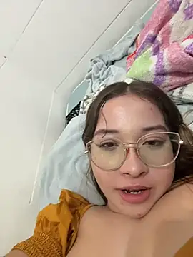 Snapshot of AliciaWhite_nt chatting on June 16, 2026, 1:08 am AliciaWhite nt online show from June 16, 2026, 1:08 am