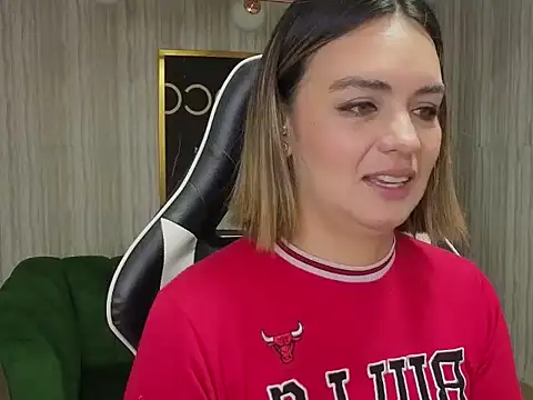 Snapshot of zarcasutra_t chatting on January 15, 2026, 12:32 pm zarcasutra t online show from January 15, 2026, 12:32 pm