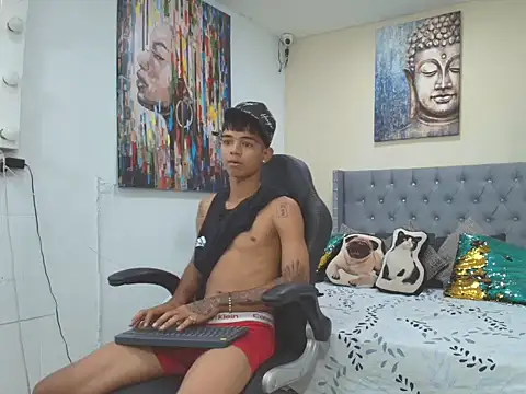 Snapshot of angelcutexx18 chatting on February 4, 2026, 5:19 pm angelcutexx18 online show from February 4, 2026, 5:19 pm