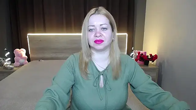 Snapshot of OliviaVerr chatting on February 18, 2026, 1:18 pm OliviaVerr online show from February 18, 2026, 1:18 pm