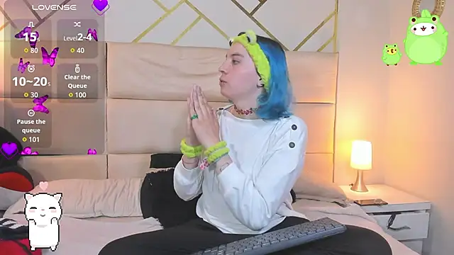 Snapshot of Kissa- chatting on January 12, 2026, 2:28 am Kissa- online show from January 12, 2026, 2:28 am