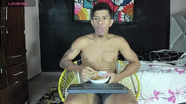 Snapshot of antonio_aguilarx chatting on July 3, 2026, 1:06 pm antonio aguilarx online show from July 3, 2026, 1:06 pm