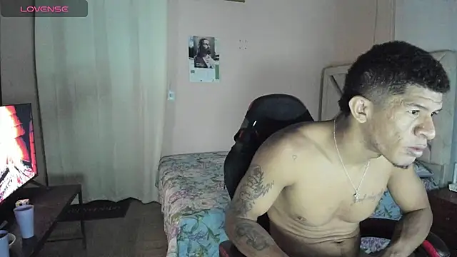 Snapshot of antonio_aguilarx chatting on July 15, 2026, 1:33 am antonio aguilarx online show from July 15, 2026, 1:33 am