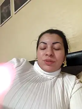 Snapshot of Sonja200 chatting on February 9, 2026, 2:21 pm Sonja200 online show from February 9, 2026, 2:21 pm