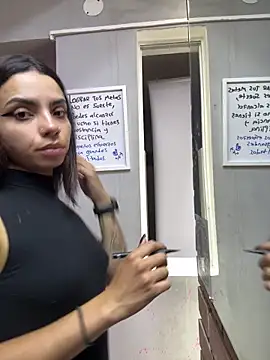 Electra Darkk online show from April 10, 2026, 4:23 pm