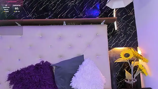 Snapshot of Renata_blue chatting on March 18, 2026, 9:40 pm Renata blue online show from March 18, 2026, 9:40 pm