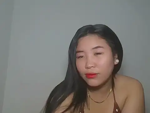 Zyeiii online show from February 2, 2026, 4:49 pm