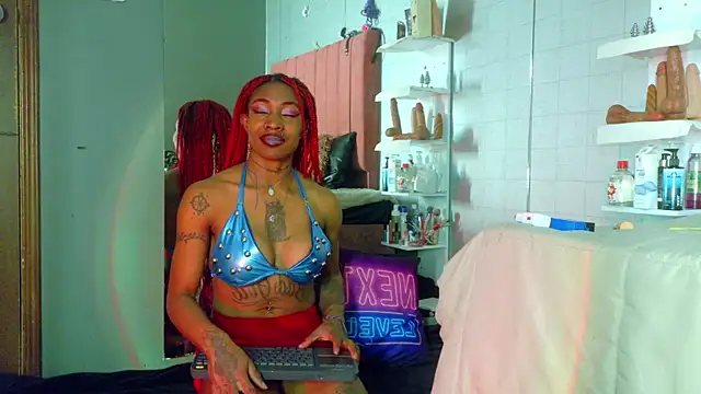 DaniaMarcell online show from May 14, 2026, 3:35 am