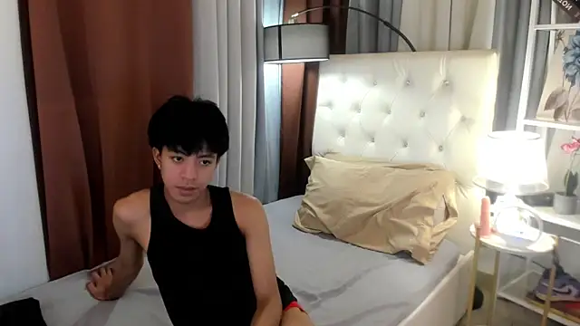 Snapshot of davincihugecock chatting on May 11, 2026, 6:38 pm davincihugecock online show from May 11, 2026, 6:38 pm