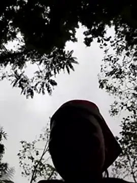 Snapshot of miray- chatting on January 11, 2026, 1:10 am miray- online show from January 11, 2026, 1:10 am