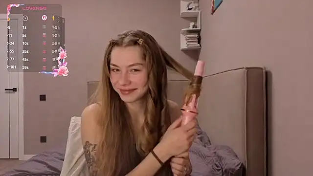 Snapshot of LindyUnderkoffler chatting on February 21, 2026, 8:10 pm LindyUnderkoffler online show from February 21, 2026, 8:10 pm