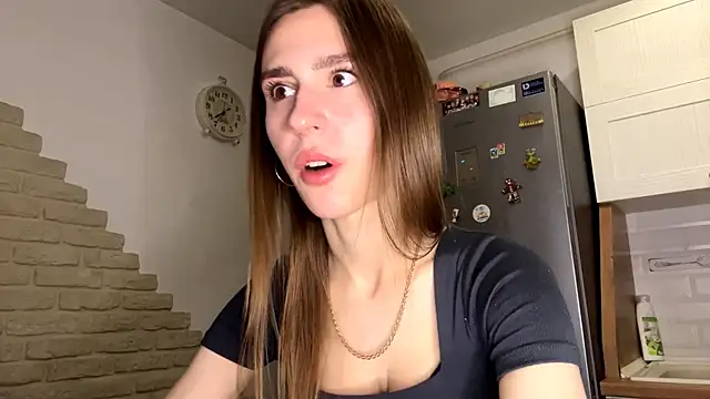 ElsieKuhlmann online show from February 10, 2026, 2:15 am