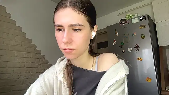 ElsieKuhlmann online show from April 11, 2026, 5:12 am