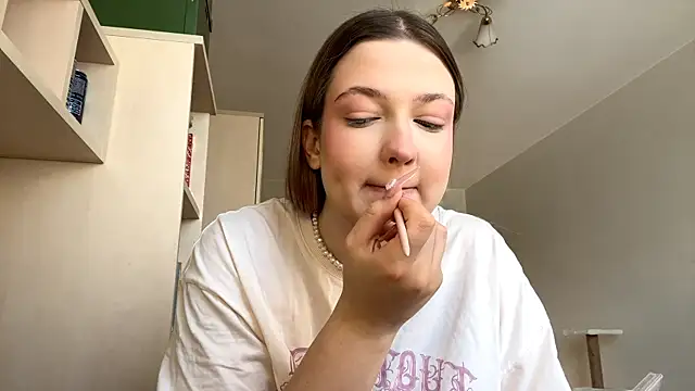 JammieMickiewicz online show from February 16, 2026, 8:21 am