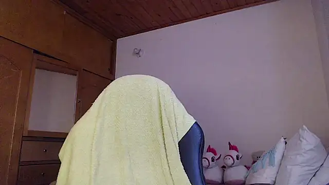 Shanel Lozano online show from March 10, 2026, 8:36 pm