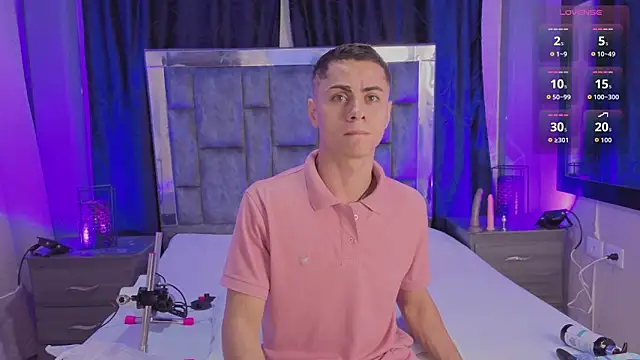 LeoMonnroe online show from February 28, 2026, 11:44 am