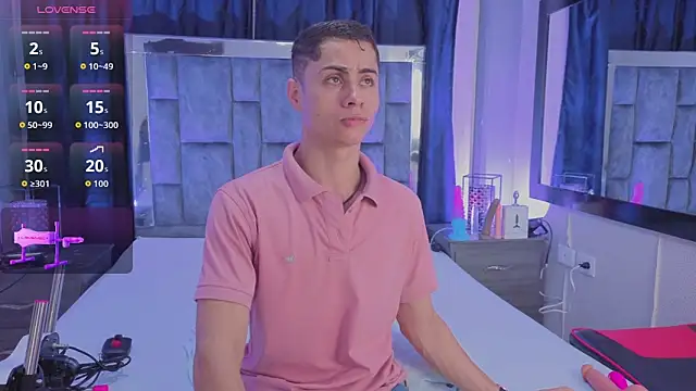 LeoMonnroe online show from April 2, 2026, 6:05 pm