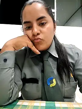 Isabel 3 online show from May 4, 2026, 1:01 am
