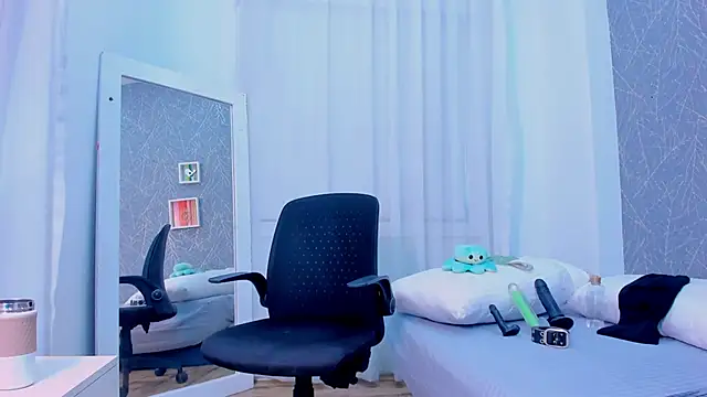 ViictoriiaSaenz online show from March 20, 2026, 9:30 pm