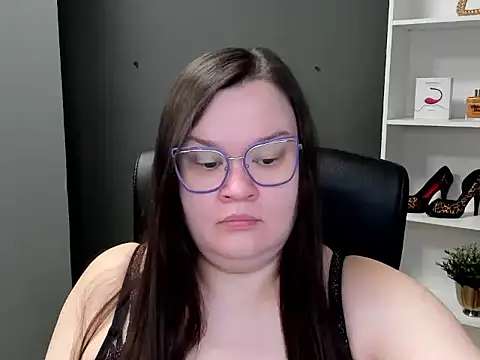 HollyDanceSoul online show from February 21, 2026, 7:20 am