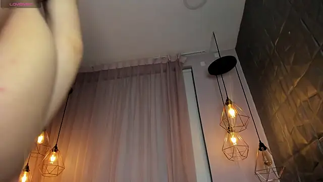 Snapshot of lizz_lunna chatting on January 15, 2026, 4:50 am lizz lunna online show from January 15, 2026, 4:50 am