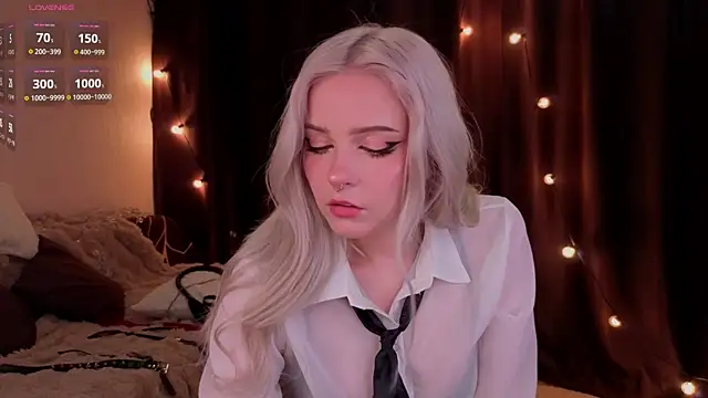 ShyniAlice online show from February 9, 2026, 3:32 am