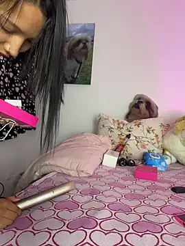 Carita traviesa4 online show from April 3, 2026, 3:04 am