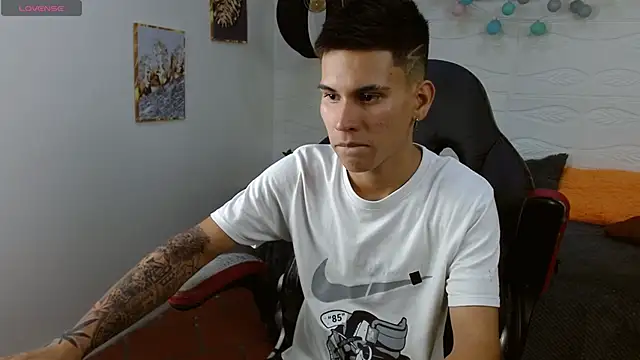 Snapshot of paullcb chatting on February 6, 2026, 3:22 am paullcb online show from February 6, 2026, 3:22 am