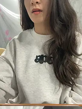 Snapshot of berry_alma06 chatting on January 9, 2026, 11:24 am berry alma06 online show from January 9, 2026, 11:24 am