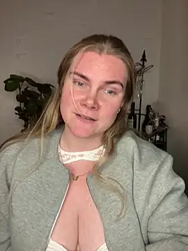 SexyBlondJoanna online show from February 23, 2026, 7:55 pm