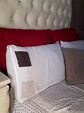 Snapshot of bigboobylicious chatting on April 6, 2026, 12:06 pm bigboobylicious online show from April 6, 2026, 12:06 pm