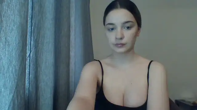 EvelineMagnetic online show from April 19, 2026, 2:16 pm