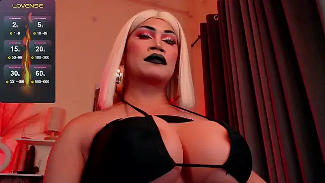 deliciousClaire online show from April 21, 2026, 7:28 pm