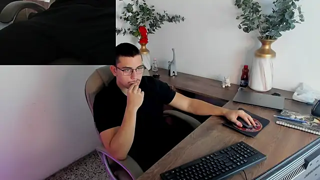 Snapshot of Jay_Grip chatting on February 16, 2026, 7:43 pm Jay Grip online show from February 16, 2026, 7:43 pm