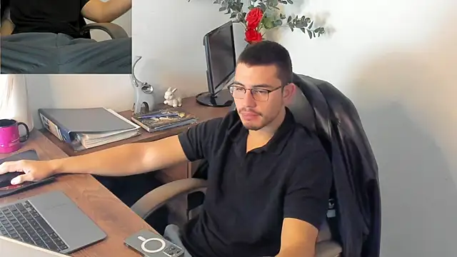 Snapshot of Jay_Grip chatting on February 24, 2026, 1:31 pm Jay Grip online show from February 24, 2026, 1:31 pm