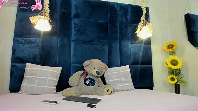 Snapshot of Laura_Miller1 chatting on March 15, 2026, 4:13 pm Laura Miller1 online show from March 15, 2026, 4:13 pm